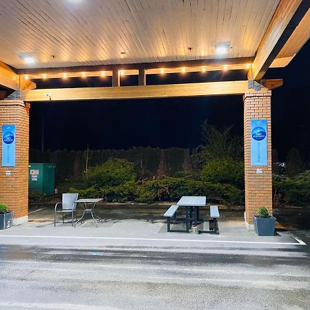 Art Infiniti Hotel Pitt Meadows Exterior foto