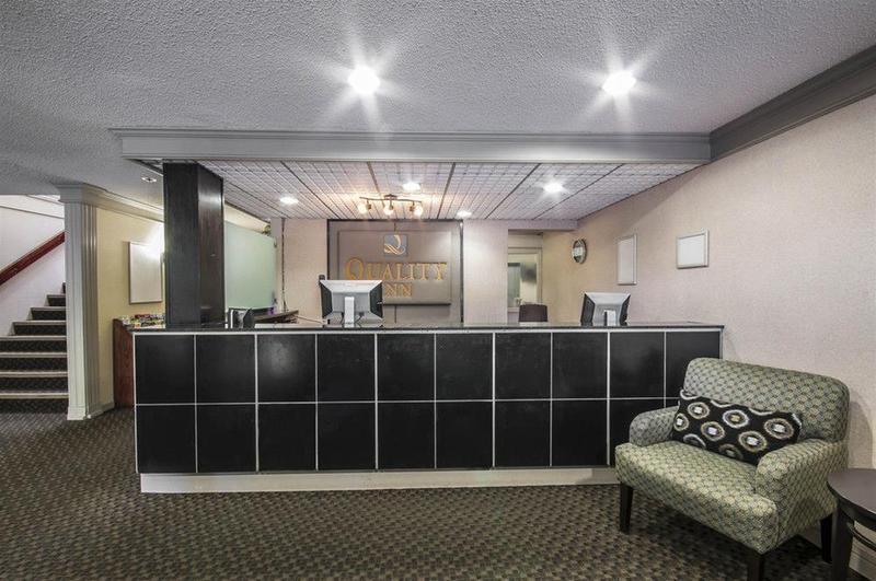 Art Infiniti Hotel Pitt Meadows Exterior foto