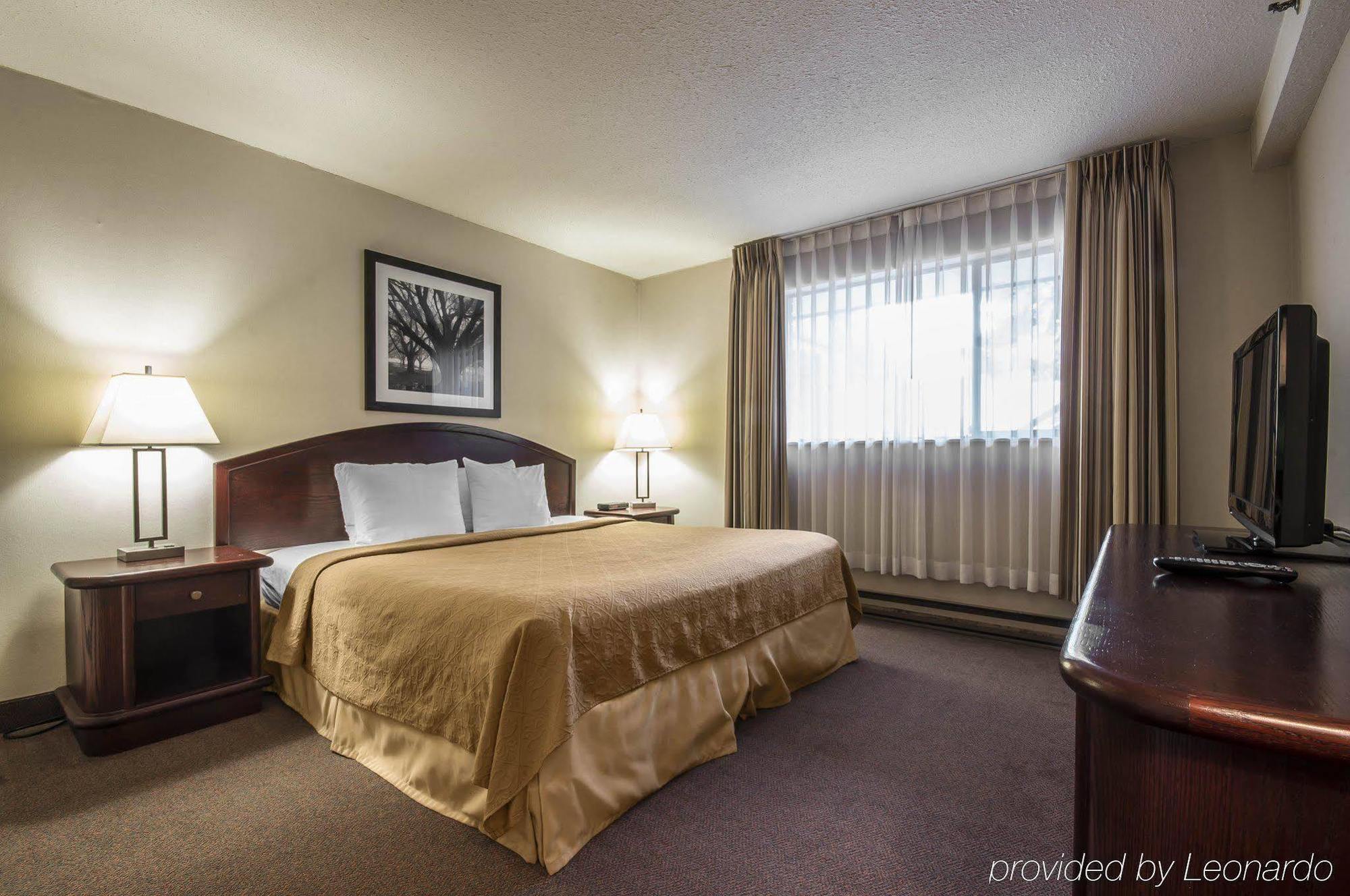 Art Infiniti Hotel Pitt Meadows Exterior foto