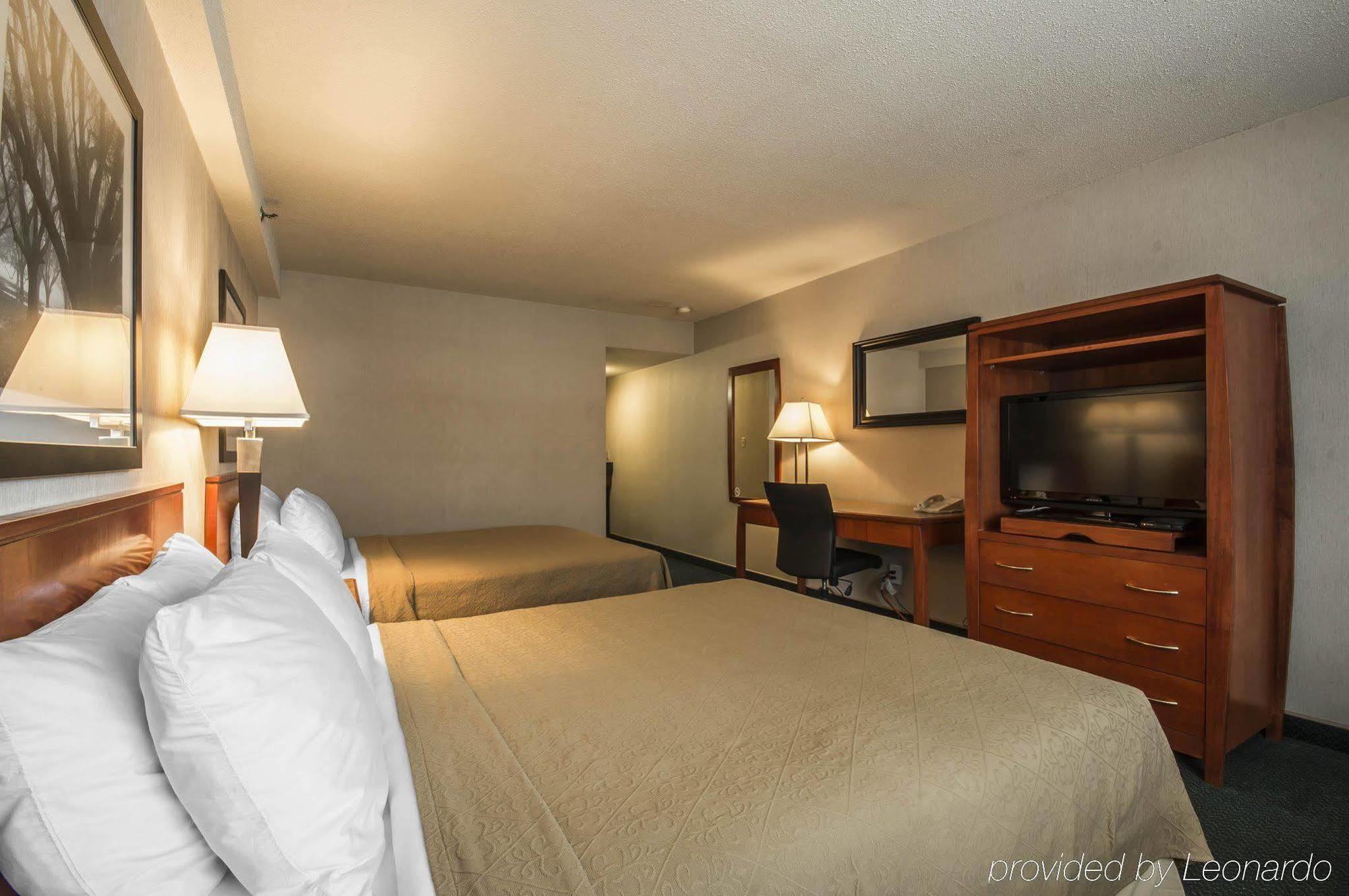 Art Infiniti Hotel Pitt Meadows Exterior foto