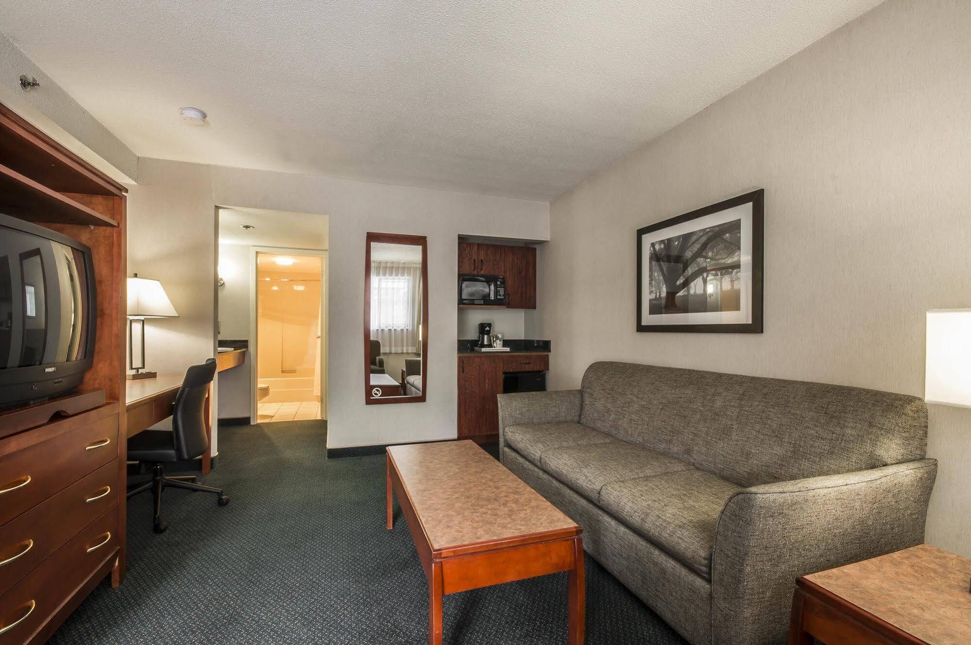 Art Infiniti Hotel Pitt Meadows Exterior foto