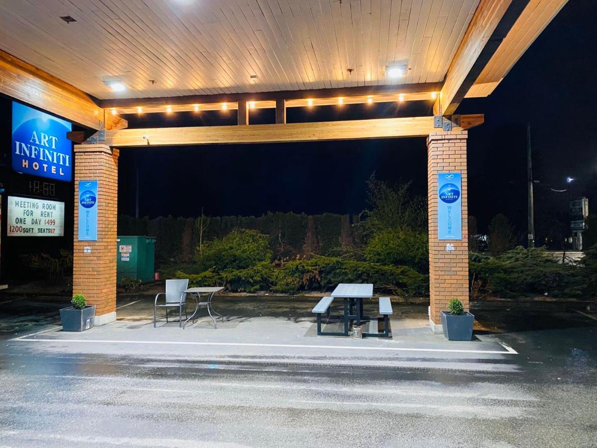 Art Infiniti Hotel Pitt Meadows Exterior foto